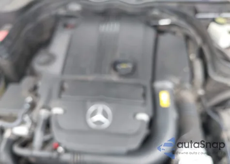 2014 Mercedes-Benz C 250 Luxury/Sport z USA, uszkodzony, nr VIN WDDGF4HB6EA945956